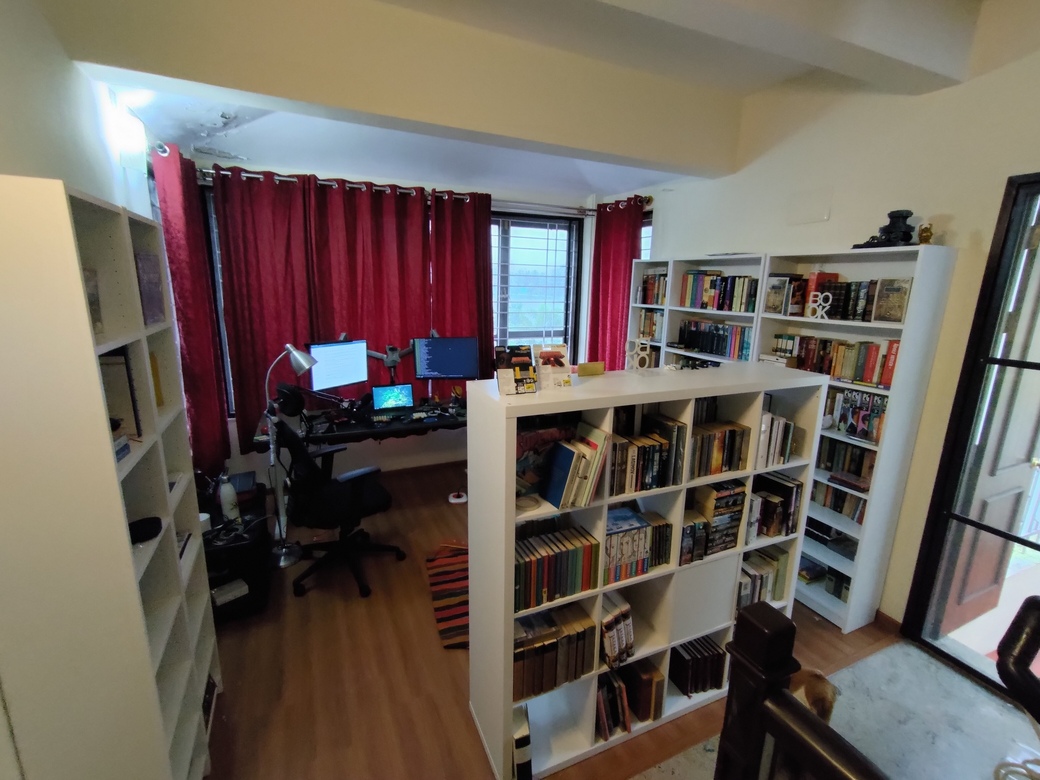 ../_images/workspace-shelves-1.jpg