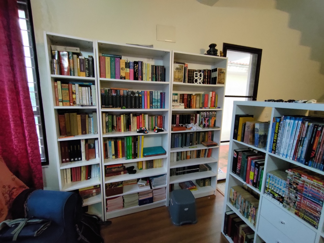 ../_images/workspace-shelves-4.jpg